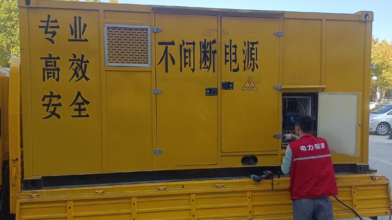 曲沃柴油发电机组和UPS电源配合使用时，如何避免切换过程中的电力中断？